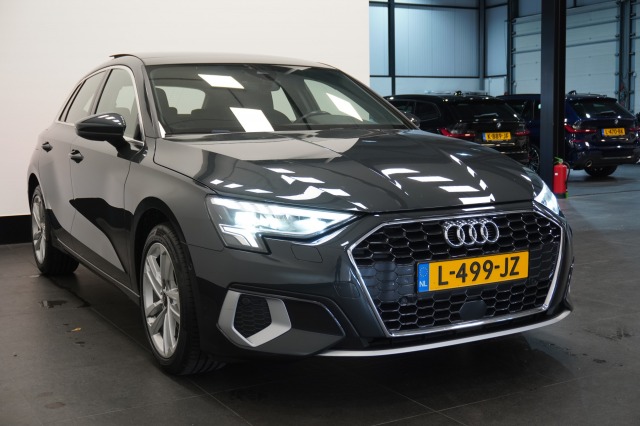 Audi A3 Sportback 35 TFSI 150PK Business edition Automaat 12MND garantie | Pano | Camera | Navi | Stoelverw. | €23.900,- incl. BTW Audi A3 Sportback 35 TFSI 150PK Business edition Automaat 12MND garantie | Pano | Camera | Navi | Stoelverw. | €23.900,- incl. BTW