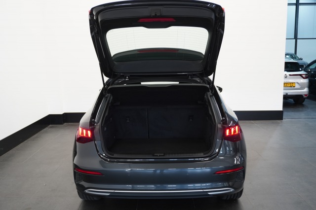 Audi A3 Sportback 35 TFSI 150PK Business edition Automaat 12MND garantie | Pano | Camera | Navi | Stoelverw. | €23.900,- incl. BTW Audi A3 Sportback 35 TFSI 150PK Business edition Automaat 12MND garantie | Pano | Camera | Navi | Stoelverw. | €23.900,- incl. BTW
