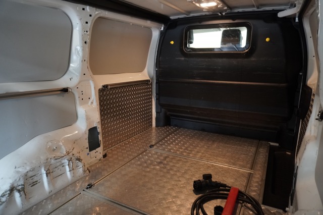 Opel Vivaro-e L3 Edition 136PK 75 kWh - Airco - Navi - PDC - SOH 100% - €22.900,- Excl.