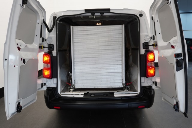 Opel Vivaro-e L3 Edition 136PK 75 kWh - Airco - Navi - PDC - SOH 100% - €22.900,- Excl.