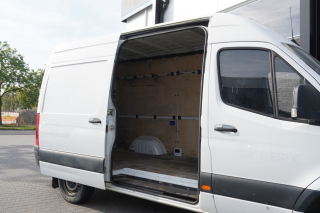 Mercedes-Benz Sprinter 1.9 CDI L2H2 150PK EURO 6 - AC/Climate - Navi - Cruise - €20.900,- Excl.