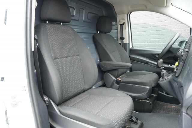 Mercedes-Benz Vito 110 CDI Lang EURO 6 - Airco - Navi - Cruise - €15.950,- Excl. Mercedes-Benz Vito 110 CDI Lang EURO 6 - Airco - Navi - Cruise - €15.950,- Excl.