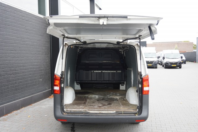 Mercedes-Benz Vito 110 CDI Lang EURO 6 - Airco - Navi - Cruise - €15.950,- Excl. Mercedes-Benz Vito 110 CDI Lang EURO 6 - Airco - Navi - Cruise - €15.950,- Excl.