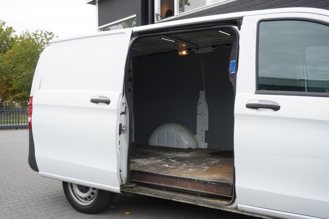Mercedes-Benz Vito 110 CDI Lang EURO 6 - Airco - Navi - Cruise - €15.950,- Excl. Mercedes-Benz Vito 110 CDI Lang EURO 6 - Airco - Navi - Cruise - €15.950,- Excl.