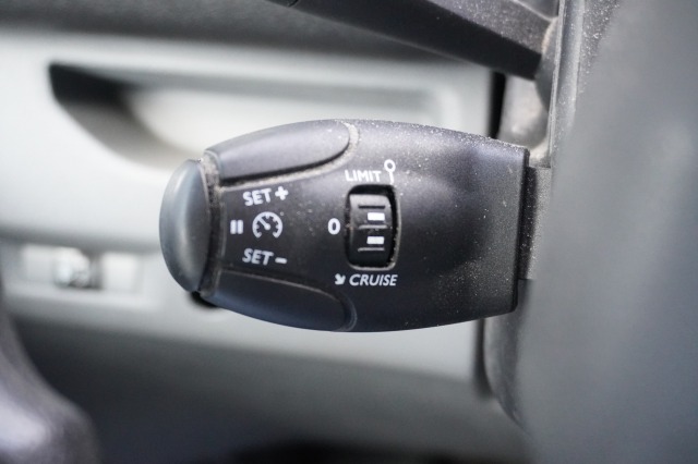Peugeot Expert 1.5 BlueHDI L2 EURO 6 - Airco - Navi - Cruise - €9.950,- Excl. Peugeot Expert 1.5 BlueHDI L2 EURO 6 - Airco - Navi - Cruise - €9.950,- Excl.