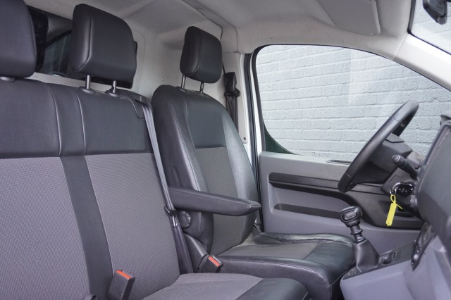 Peugeot Expert 1.5 BlueHDI L2 EURO 6 - Airco - Navi - Cruise - €9.950,- Excl. Peugeot Expert 1.5 BlueHDI L2 EURO 6 - Airco - Navi - Cruise - €9.950,- Excl.