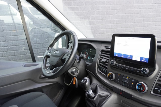 Ford Transit 2.0 TDCI 130PK L2H2 EURO 6 - Airco - Navi - PDC - €14.900,- Excl. Ford Transit 2.0 TDCI 130PK L2H2 EURO 6 - Airco - Navi - PDC - €14.900,- Excl.
