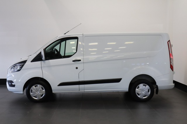 Ford Transit Custom 2.0 TDCI EURO 6 - Airco - Navi - Cruise - € 13.950,- Excl. Ford Transit Custom 2.0 TDCI EURO 6 - Airco - Navi - Cruise - € 13.950,- Excl.