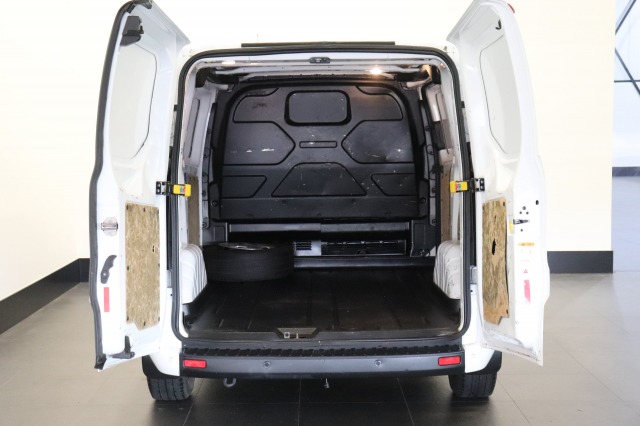 Ford Transit Custom 2.0 TDCI EURO 6 - Airco - Navi - Cruise - € 13.950,- Excl. Ford Transit Custom 2.0 TDCI EURO 6 - Airco - Navi - Cruise - € 13.950,- Excl.