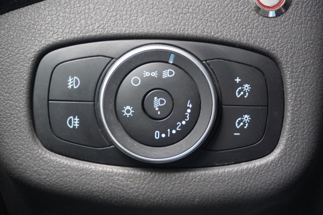 Ford Transit Connect 1.5 EcoBlue EURO 6 - Airco - Carkit - Trekhaak - €12.499,- Excl. Ford Transit Connect 1.5 EcoBlue EURO 6 - Airco - Carkit - Trekhaak - €12.499,- Excl.