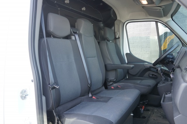 Renault Master 2.3 dCi 150PK L2H2 - Aico - Navi - Cruise - €13.900,- Renault Master 2.3 dCi 150PK L2H2 - Aico - Navi - Cruise - €13.900,-