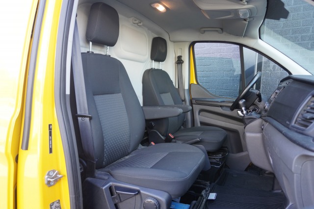 Ford Transit Custom 2.0 TDCI L2 EURO 6 - Airco - Cruise - PDC - €13.900,- Excl.