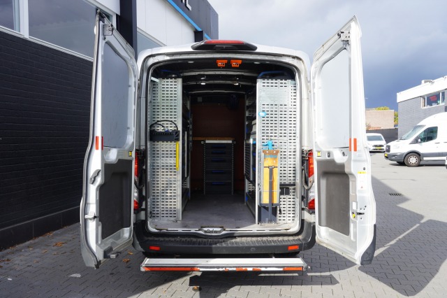Ford Transit 2.0 TDCI 130PK L2H2 AUTOMAAT EURO 6 - Airco - Navi - Cruise - €21.950,- Excl.