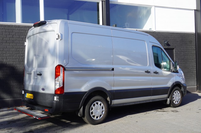 Ford Transit 2.0 TDCI L2H2 AUTOMAAT 130PK EURO 6 - Airco - Navi - Cruise - €21.950,- Excl.