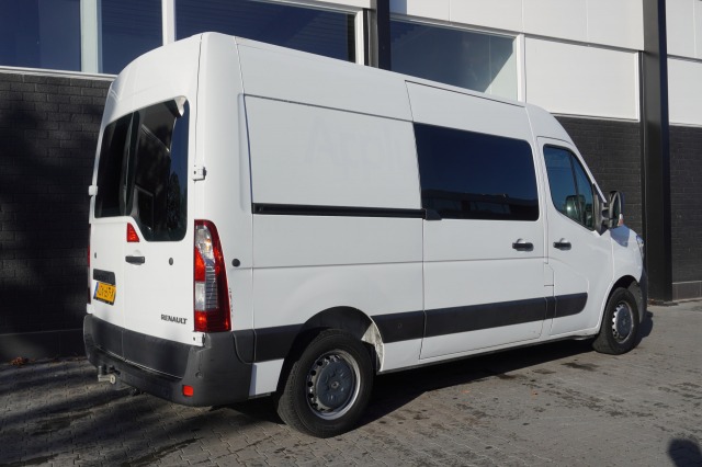 Renault Master 2.3 dCi 150PK L2H2 EURO 6 - Airco - Navi - Cruise - €15.900,- Excl. Renault Master 2.3 dCi 150PK L2H2 EURO 6 - Airco - Navi - Cruise - €15.900,- Excl.