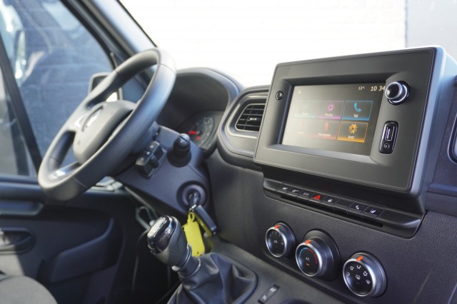 Renault Master 2.3 dCi 150PK L2H2 EURO 6 - Airco - Navi - Cruise - €15.900,- Excl. Renault Master 2.3 dCi 150PK L2H2 EURO 6 - Airco - Navi - Cruise - €15.900,- Excl.
