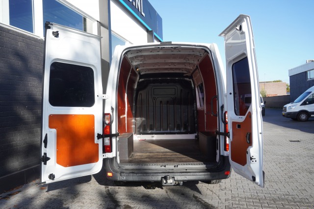Renault Master 2.3 dCi 150PK L2H2 EURO 6 - Airco - Navi - Cruise - €15.900,- Excl.