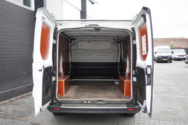 Renault Trafic 2.0 Blue dCi 130PK EURO 6 - Airco - Navi - Cruise - €16.900,- Excl. Renault Trafic 2.0 Blue dCi 130PK EURO 6 - Airco - Navi - Cruise - €16.900,- Excl.