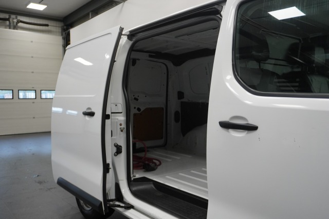 Citroën ë-Jumpy 75 kWh 136PK - Airco - Cruise - Carkit - €19.900,- Excl. Citroën ë-Jumpy 75 kWh 136PK - Airco - Cruise - Carkit - €19.900,- Excl.