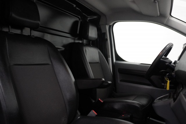 Citroën ë-Jumpy 75 kWh 136PK - Airco - Cruise - Carkit - €19.900,- Excl. Citroën ë-Jumpy 75 kWh 136PK - Airco - Cruise - Carkit - €19.900,- Excl.