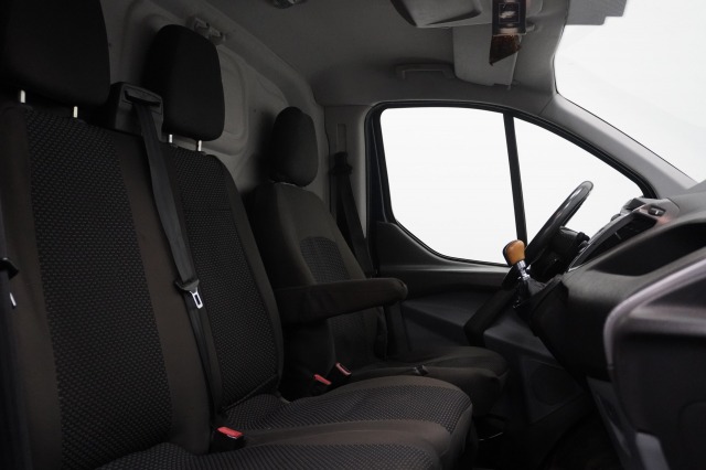 Ford Transit Custom 310 2.2 TDCI L2 - Airco - Cruise - Trekhaak - €3.950,- Ex. BTW