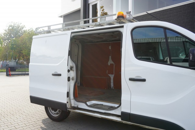 Renault Trafic 2.0 Blue dCi 130PK - Airco - Navi - Cruise - €16.900,- Excl.