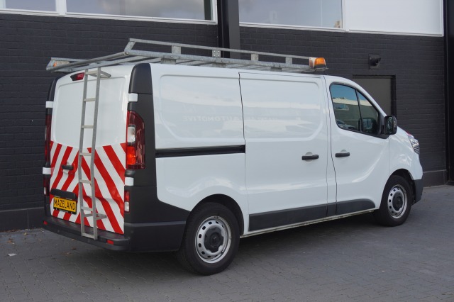 Renault Trafic 2.0 Blue dCi 130PK EURO 6 - Airco - Navi - Cruise - €14.950,- Excl. Renault Trafic 2.0 Blue dCi 130PK EURO 6 - Airco - Navi - Cruise - €14.950,- Excl.