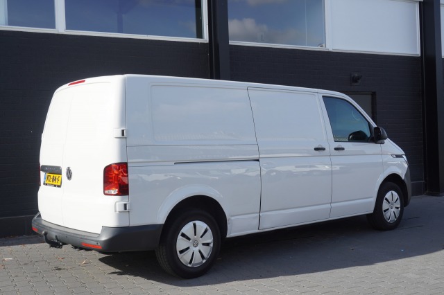Volkswagen Transporter 2.0 TDI L2 EURO 6 - Airco - Navi - Cruise - €20.900,- Excl. Volkswagen Transporter 2.0 TDI L2 EURO 6 - Airco - Navi - Cruise - €20.900,- Excl.