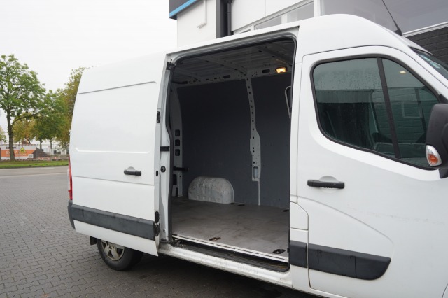 Renault Master 2.3 dCi 135PK L2H2 EURO 6 - Airco - Navi - Cruise - €16.950,- Excl.