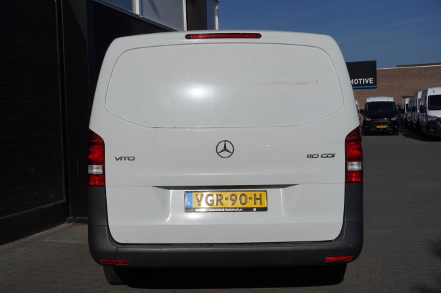 Mercedes-Benz Vito 110 CDI XL EURO 6 - Airco - Camera - Carplay - €12.950,- Excl. Mercedes-Benz Vito 110 CDI XL EURO 6 - Airco - Camera - Carplay - €12.950,- Excl.