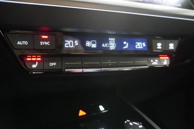 Audi Q4 e-tron 40 Launch edition Advanced S-Line 77 kWh 3 Fasen | Leder | Camera | Warmtepomp | ACC | €31.900,- Incl. BTW