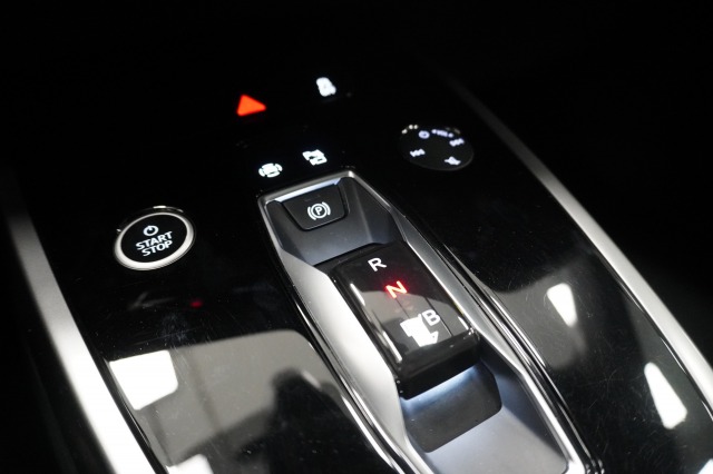 Audi Q4 e-tron 40 Launch edition Advanced S-Line 77 kWh 3 Fasen | Leder | Camera | Warmtepomp | ACC | €31.900,- Incl. BTW