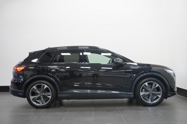 Audi Q4 e-tron 40 Launch edition Advanced S-Line 77 kWh 3 Fasen | Leder | Camera | Warmtepomp | ACC | €31.900,- Incl. BTW