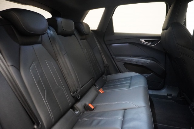 Audi Q4 e-tron 40 Launch edition Advanced S-Line 77 kWh 3 Fasen | Leder | Camera | Warmtepomp | ACC | €31.900,- Incl. BTW