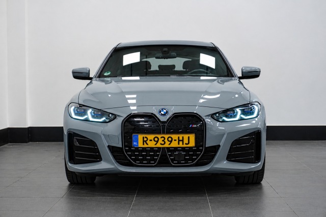 BMW i4 eDrive40 M-Sport High Executive 84 kWh 3 fasen | Laser | Head-up | Leder | Camera | €34.900,- incl. BTW BMW i4 eDrive40 M-Sport High Executive 84 kWh 3 fasen | Laser | Head-up | Leder | Camera | €34.900,- incl. BTW