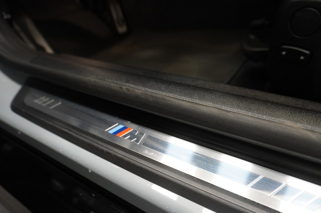 BMW i4 eDrive40 M-Sport High Executive 84 kWh 3 fasen | Laser | Head-up | Leder | Camera | €34.900,- incl. BTW BMW i4 eDrive40 M-Sport High Executive 84 kWh 3 fasen | Laser | Head-up | Leder | Camera | €34.900,- incl. BTW