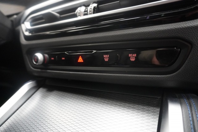 BMW i4 eDrive40 M-Sport High Executive 84 kWh 3 fasen | Laser | Head-up | Leder | Camera | €34.900,- incl. BTW BMW i4 eDrive40 M-Sport High Executive 84 kWh 3 fasen | Laser | Head-up | Leder | Camera | €34.900,- incl. BTW