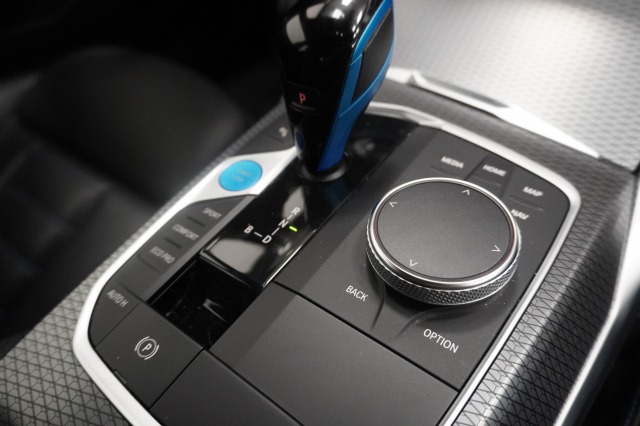 BMW i4 eDrive40 M-Sport High Executive 84 kWh 3 fasen | Laser | Head-up | Leder | Camera | €34.900,- incl. BTW BMW i4 eDrive40 M-Sport High Executive 84 kWh 3 fasen | Laser | Head-up | Leder | Camera | €34.900,- incl. BTW