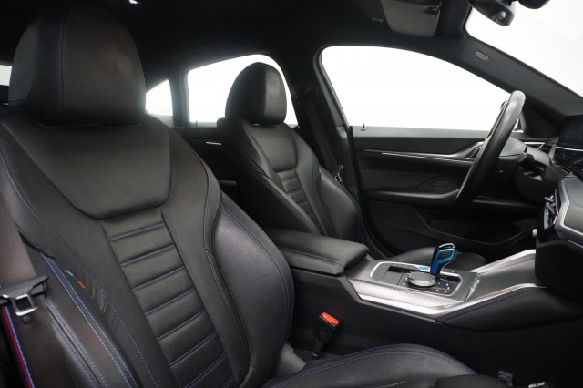 BMW i4 eDrive40 M-Sport High Executive 84 kWh 3 fasen | Laser | Head-up | Leder | Camera | €34.900,- incl. BTW