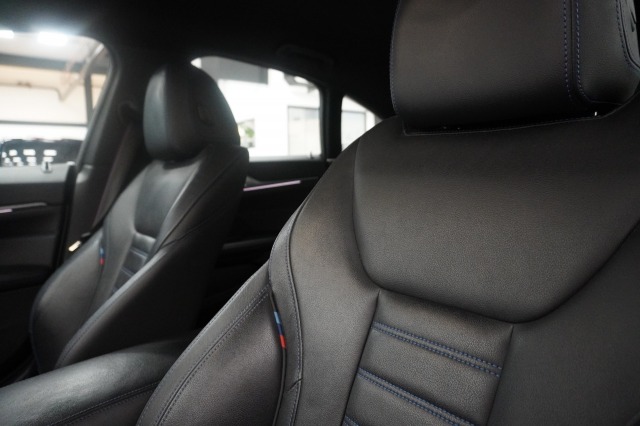 BMW i4 eDrive40 M-Sport High Executive 84 kWh 3 fasen | Laser | Head-up | Leder | Camera | €34.900,- incl. BTW BMW i4 eDrive40 M-Sport High Executive 84 kWh 3 fasen | Laser | Head-up | Leder | Camera | €34.900,- incl. BTW