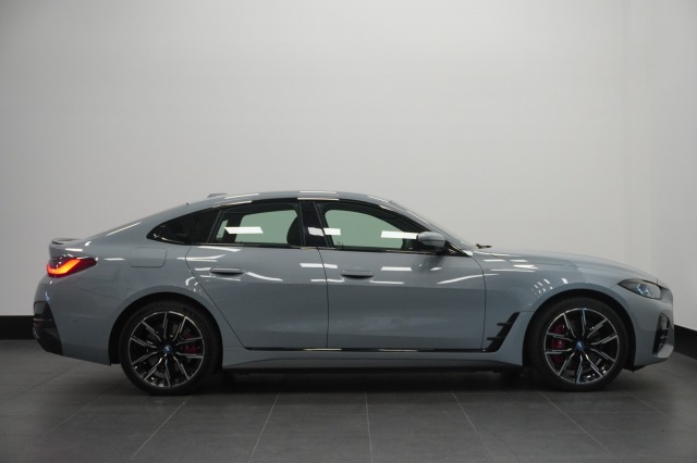 BMW i4 eDrive40 M-Sport High Executive 84 kWh 3 fasen | Laser | Head-up | Leder | Camera | €34.900,- incl. BTW BMW i4 eDrive40 M-Sport High Executive 84 kWh 3 fasen | Laser | Head-up | Leder | Camera | €34.900,- incl. BTW
